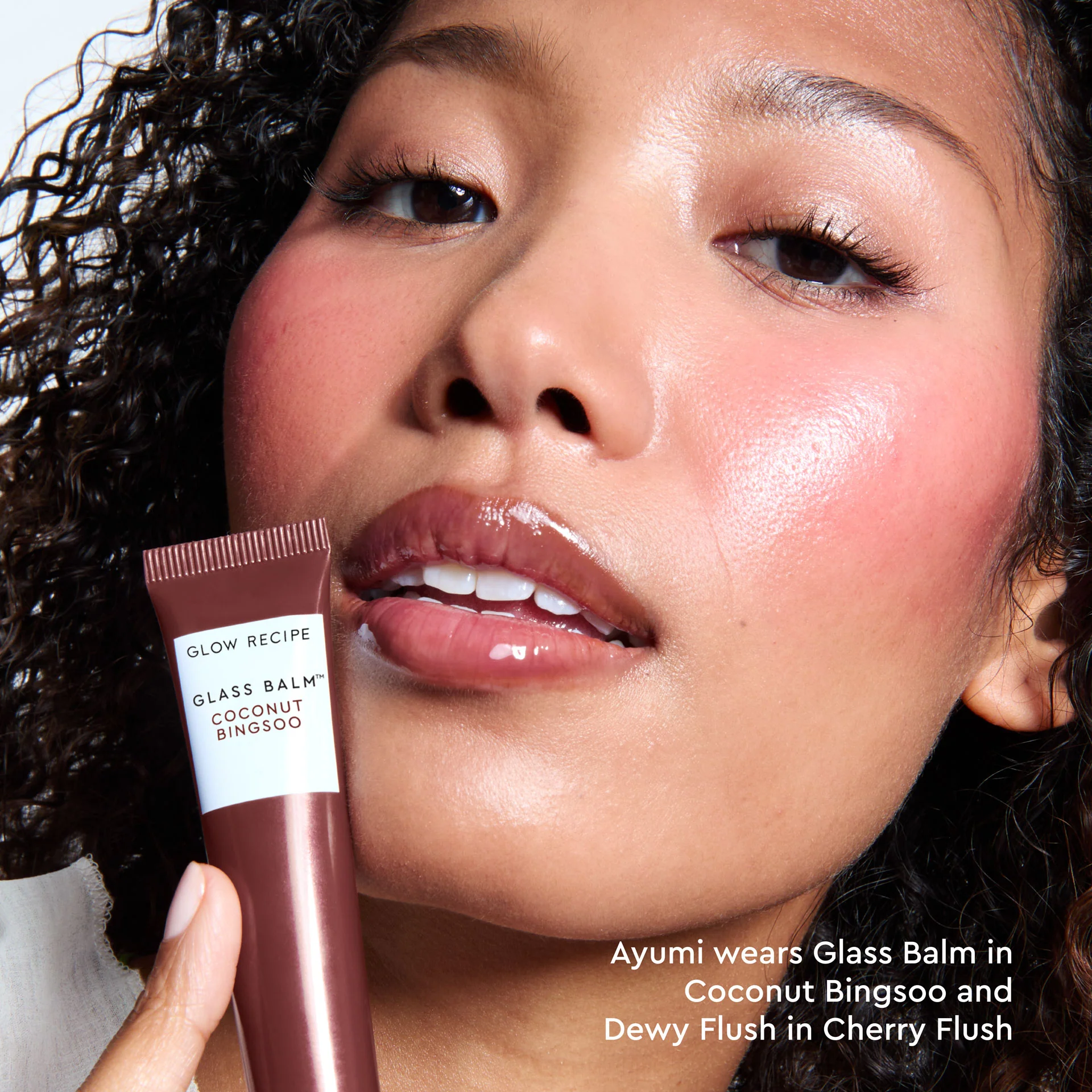 1-glass-balm-lip-treatment-31.webp Glass Balm Lip Treatment