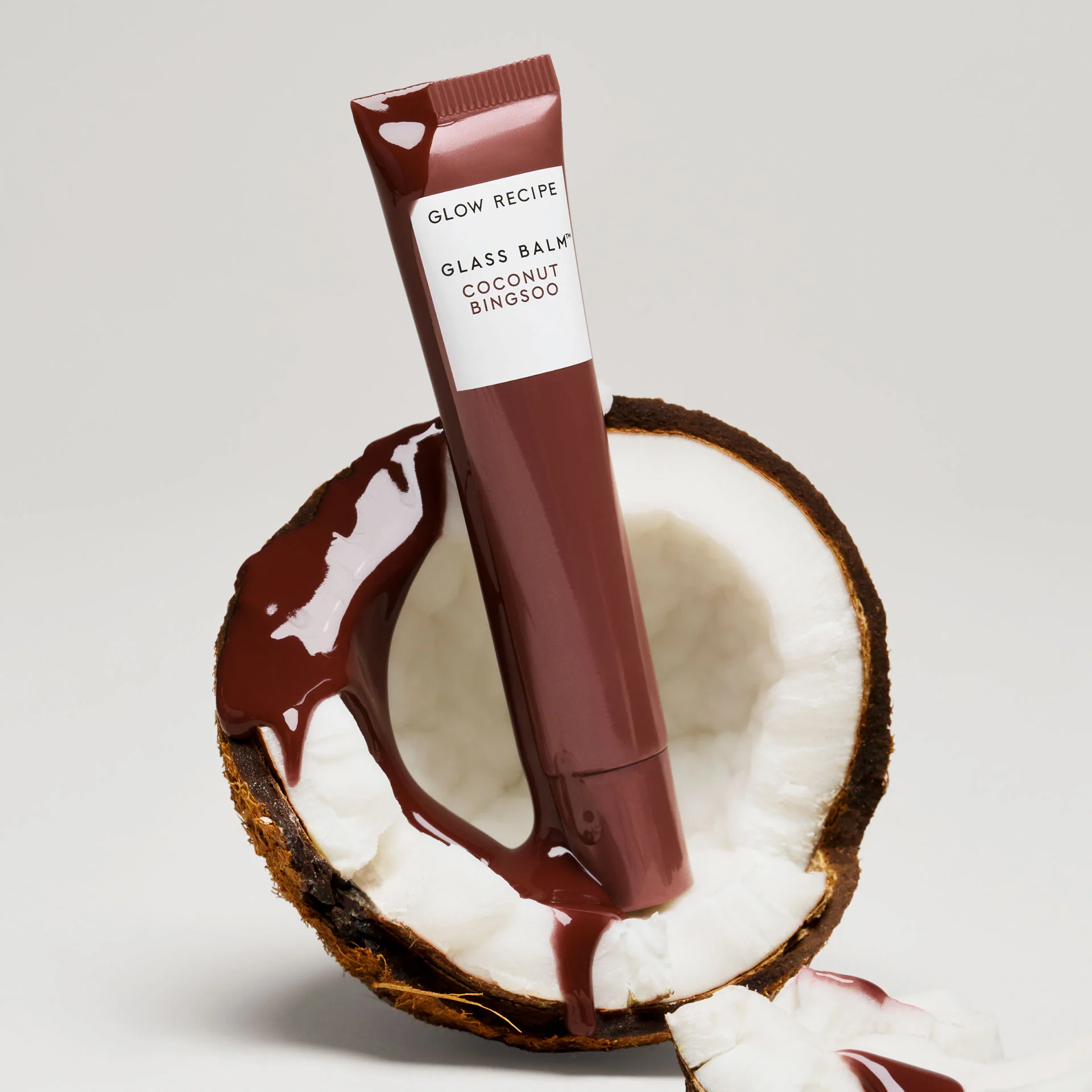 1-glass-balm-lip-treatment-34.webp Glass Balm Lip Treatment