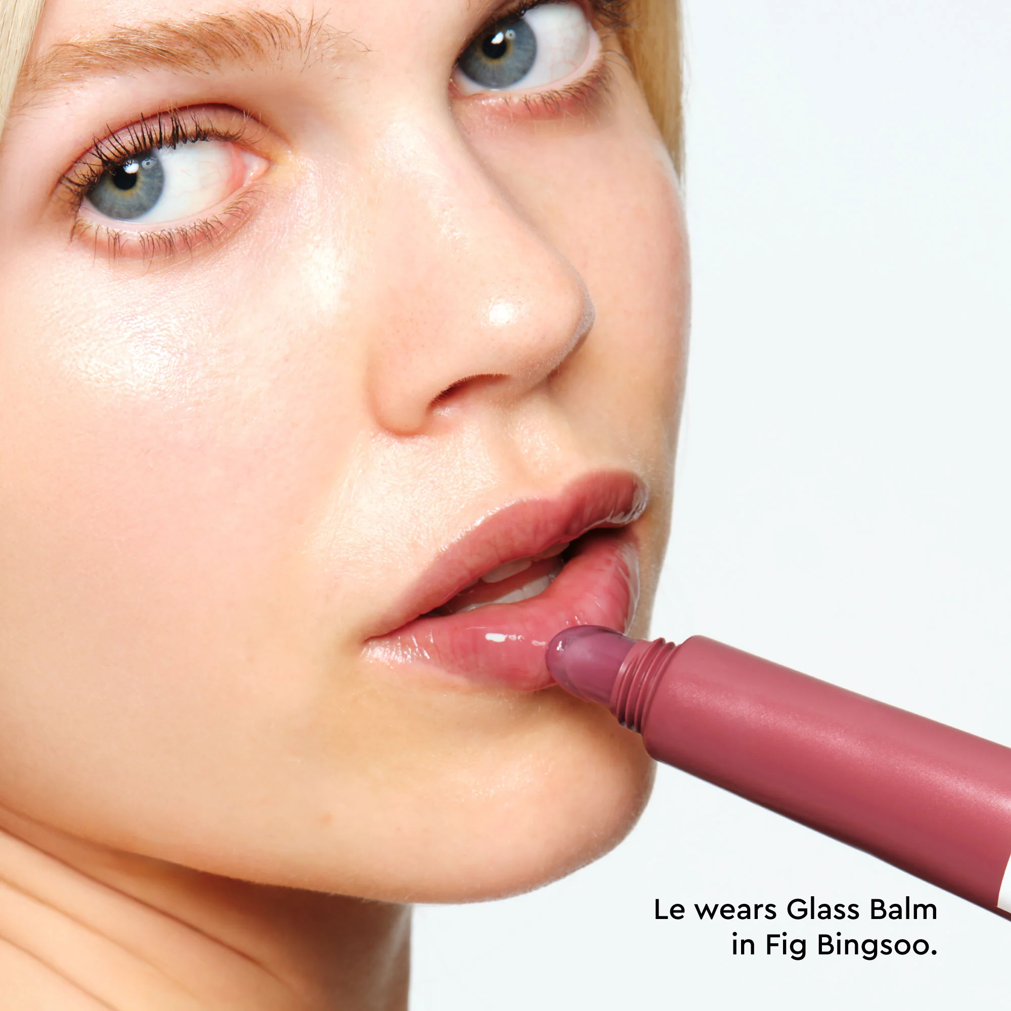 1-glass-balm-lip-treatment-6.webp Glass Balm Lip Treatment