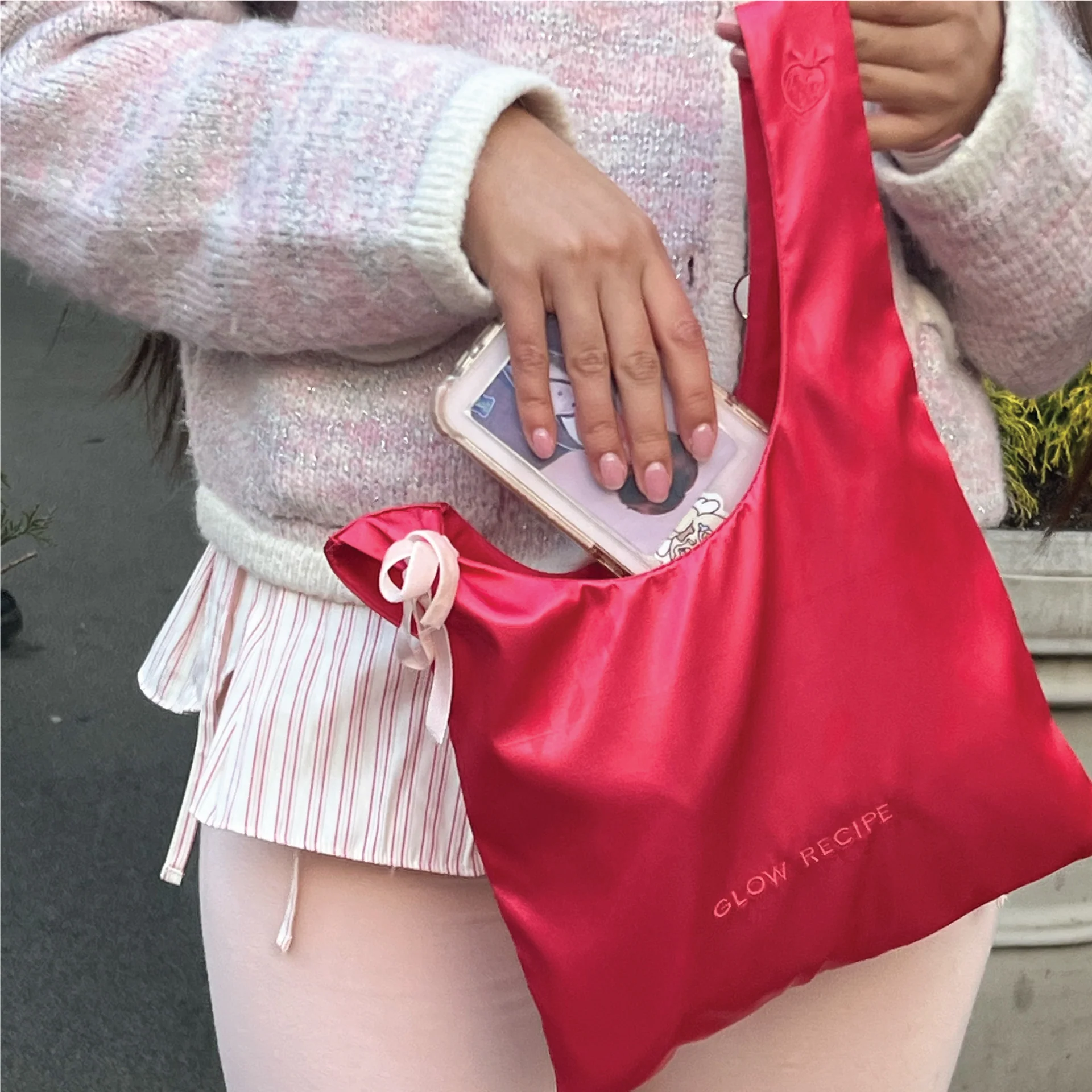 116-strawberry-satin-knot-bag-3.webp Strawberry Satin Knot Bag